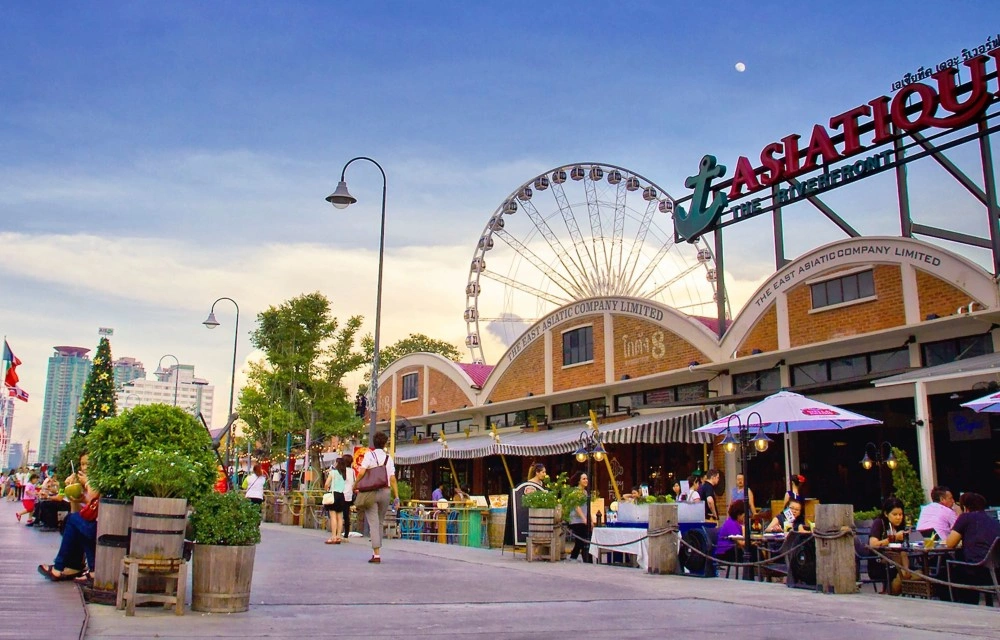 Asiatique The Riverfront in Bangkok  Pictures